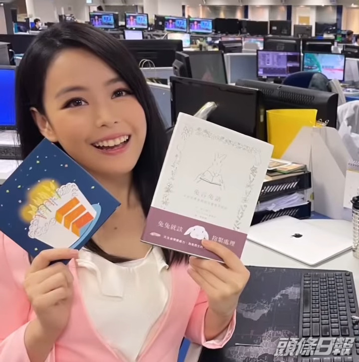 林婷婷IG大多分享工作照。