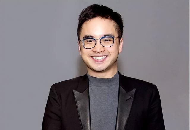 香港周大福的第三代掌門人鄭志剛也成為新一屆的中國全國政協(xié)委員。