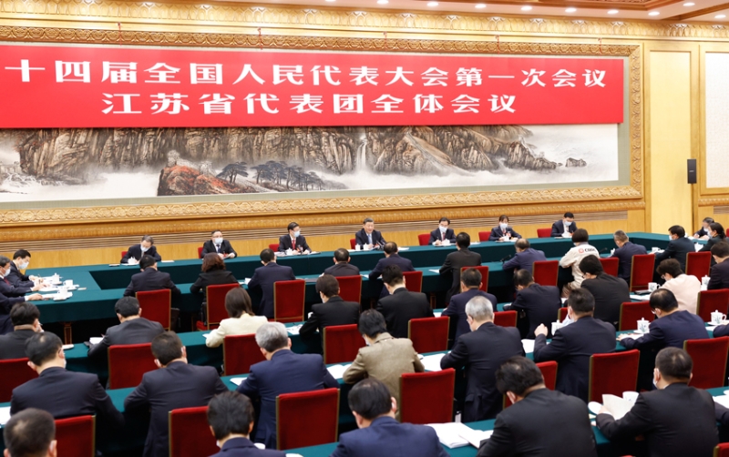 習(xí)近平強(qiáng)調(diào)，不能不按規(guī)律辦事，急功近利、急于出成績(jī)。