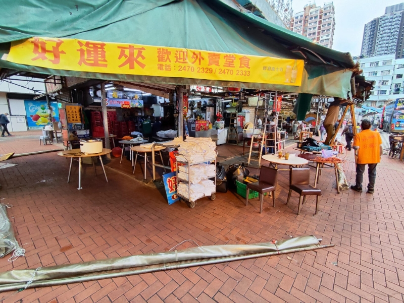 同場(chǎng)其他店家也開(kāi)始陸續(xù)收拾，準(zhǔn)備翻新工程。 （圖：Facebook@Edmond Lee）