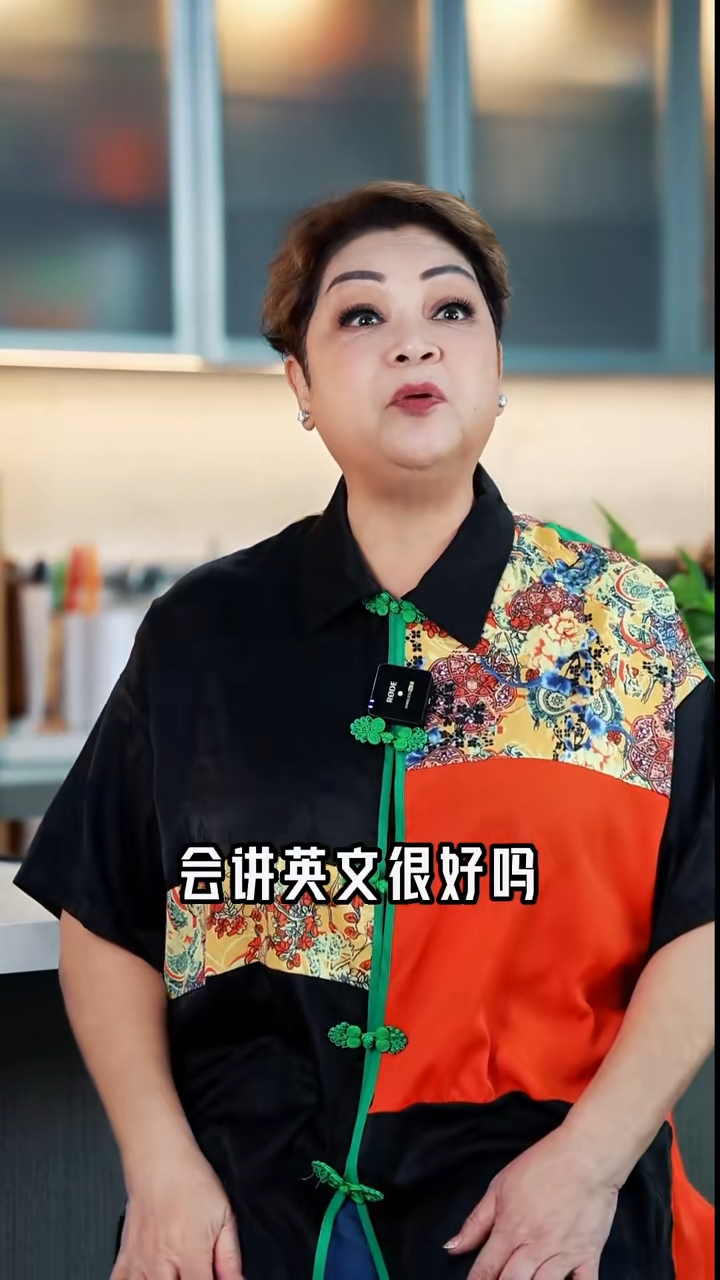 肥媽評(píng)論“國(guó)泰空姐涉歧視風(fēng)波”