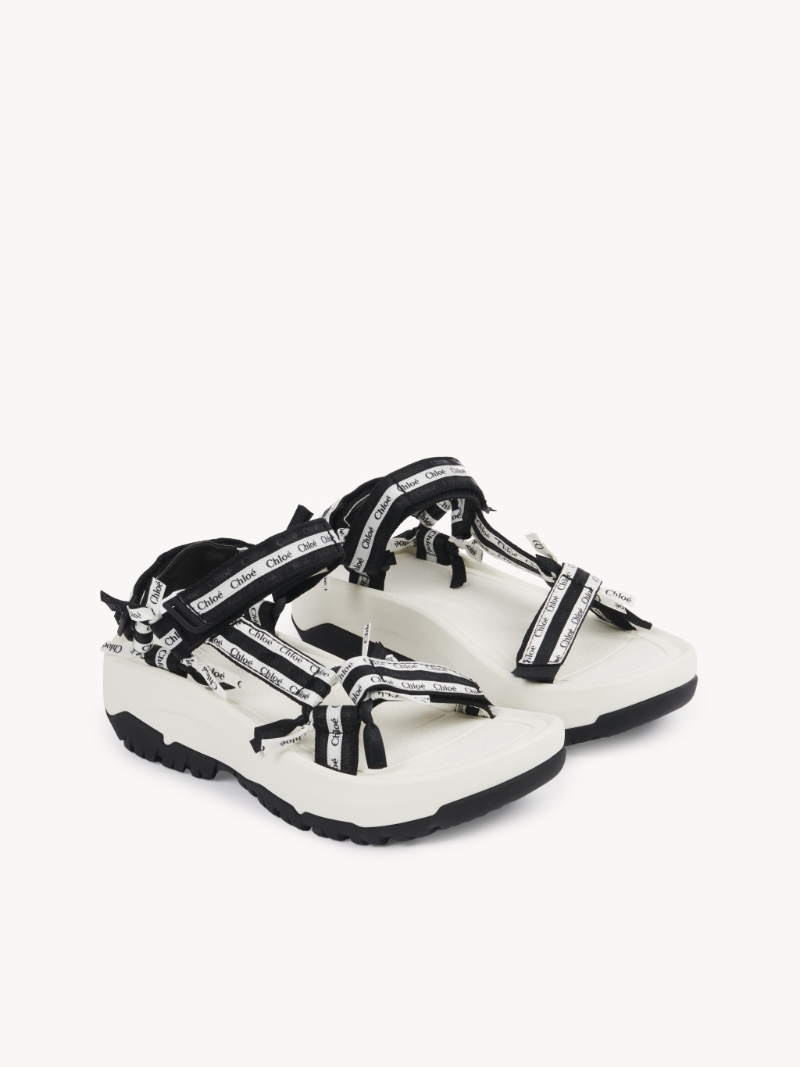涼鞋2023|Chlo&eacute;×Teva限量系列黑白色Hurricane XLT2 Ampsole涼鞋/$4，700/Chlo&eacute;。