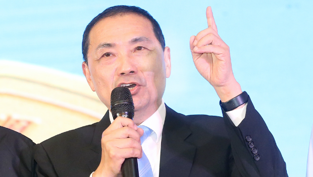 “臺灣民意基金會針”對“侯友宜處理新北幼兒喂藥案”做民意調(diào)查，結(jié)果發(fā)現(xiàn)1.9％非常滿意、19.3％還算滿意、31.3％不太滿意、25.4％一點也不滿意、12.4％ 沒意見，9.7％不知道