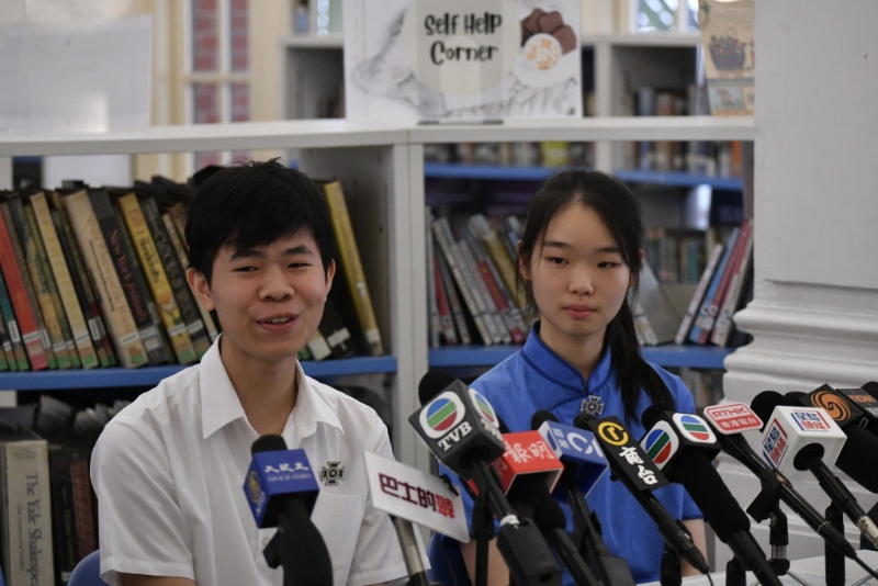 圣保羅男女中學(xué)兩狀元 一人到劍橋升學(xué)，一人將讀醫(yī)