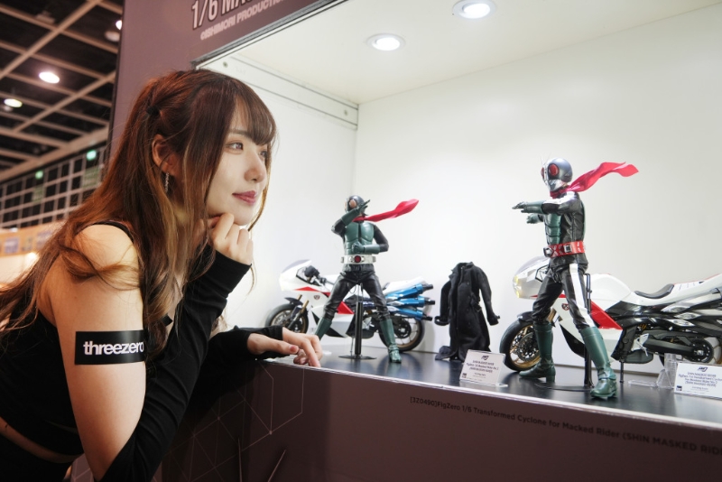 展覽有多款動漫精品吸引眾多cosplayer前來參觀。