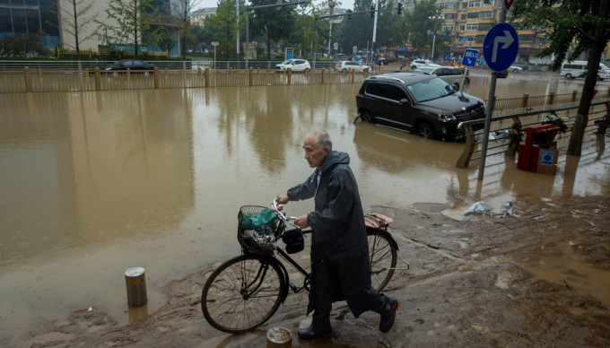 北京洪水過后，街道依然水浸