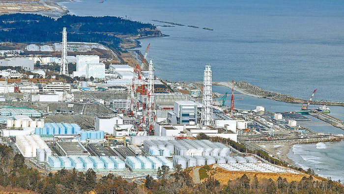 日本福島第一核電廠和核廢水儲水罐。