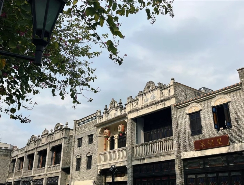 嶺南天地青磚屋、石板街、雕花屋檐、騎樓等珍貴歷史建筑。圖：小紅書@小辣椒出去玩吖