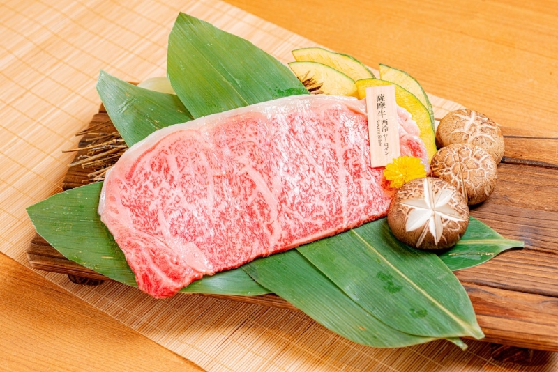 上村牧場(chǎng)推出中秋節(jié)優(yōu)惠，每2位惠顧極盛薩摩牛120分鐘放題套餐，即送1客薩摩牛極級(jí)西冷1客。（K）