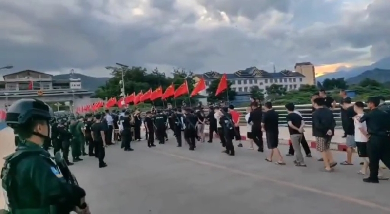 中緬執(zhí)法部門早前跨境合作打擊電騙集團(tuán)，拘捕269名網(wǎng)騙犯，并將其中186中國籍疑犯遣返回來。
