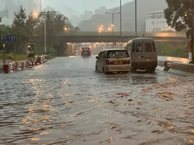 香港持續(xù)有大雨。劉漢權攝