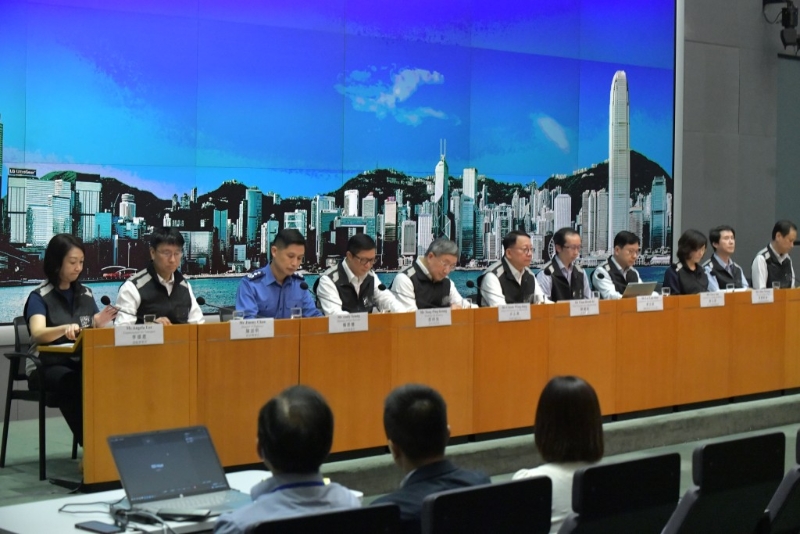 政府舉行跨部門記者會(huì)