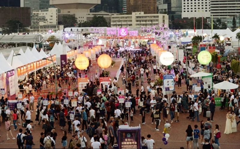 灣仔海濱辦夜市，設(shè)美食區(qū)、手信區(qū)
