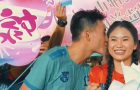 佛山“西甲”現(xiàn)場(chǎng)甜蜜時(shí)刻，球員求婚成功，全場(chǎng)沸騰！