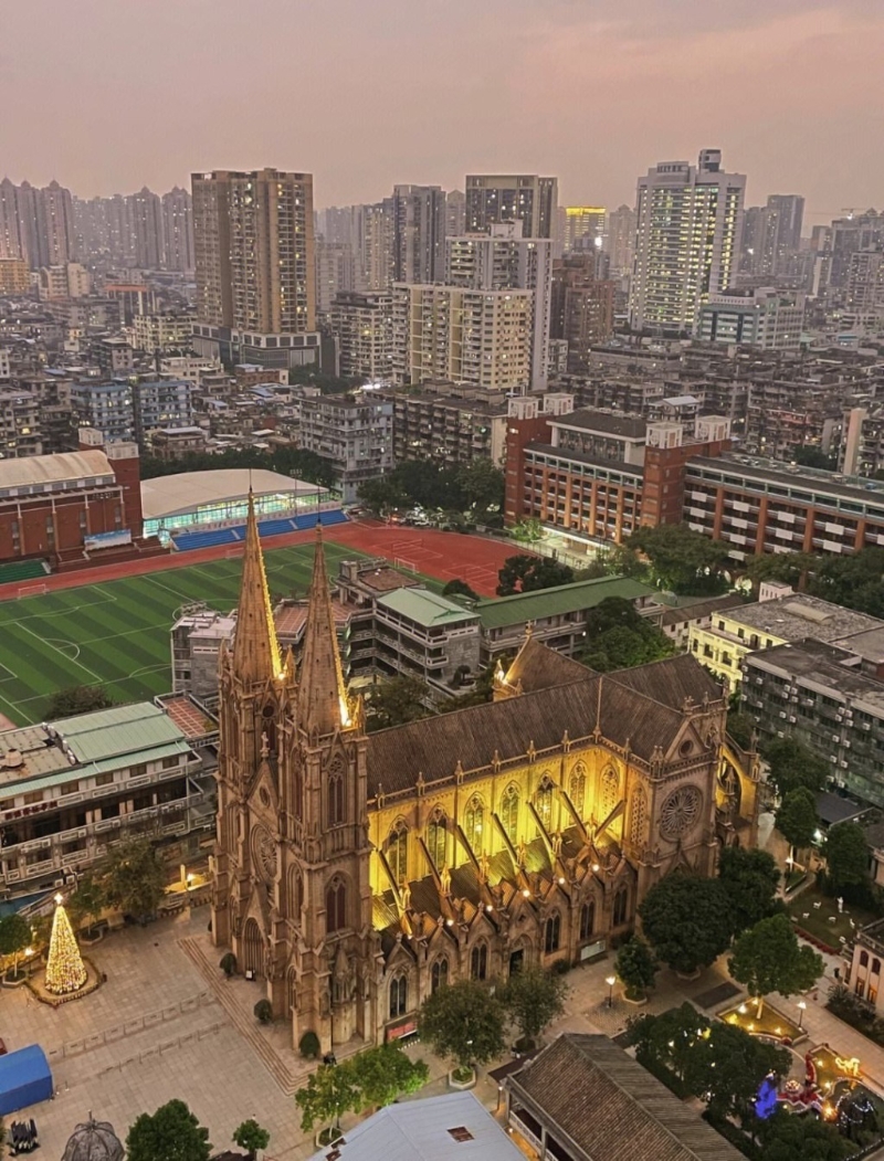 廣州歐陸風(fēng)情景點(diǎn)2023｜2. 石室圣心大教堂 1861年耗資40萬(wàn)法郎建立，現(xiàn)在已經(jīng)成為廣州異域風(fēng)情的經(jīng)典。 (圖：trip.com@June189)