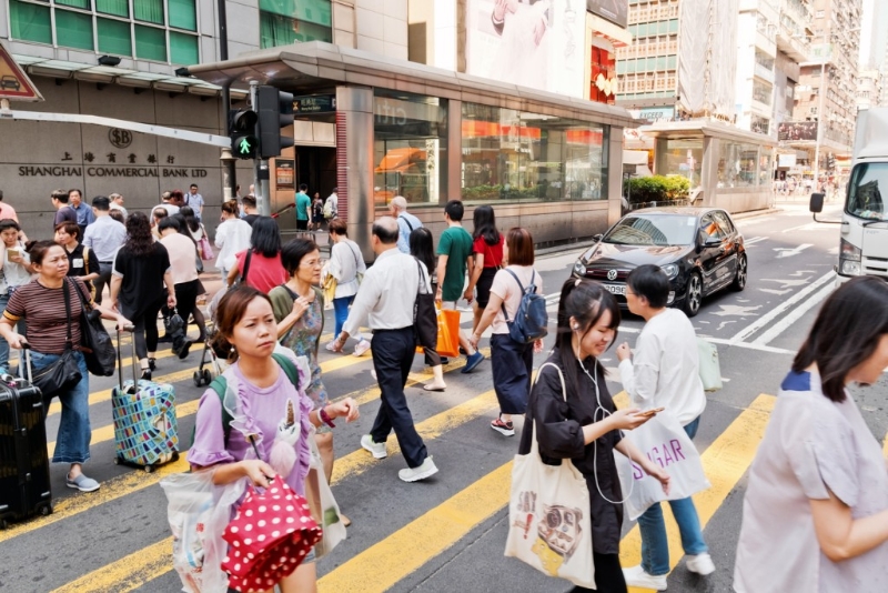 晨星最新統(tǒng)計顯示，截至周一（18日），9月強積金平均回報暫跌1.19%，人均賬戶由7月份賺逾1萬元，收窄至只有4,300元。