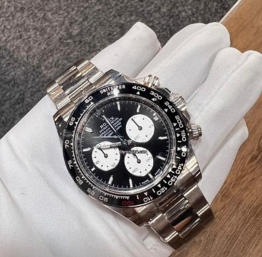 勞力士（Rolex）表現(xiàn)最穩(wěn)健。