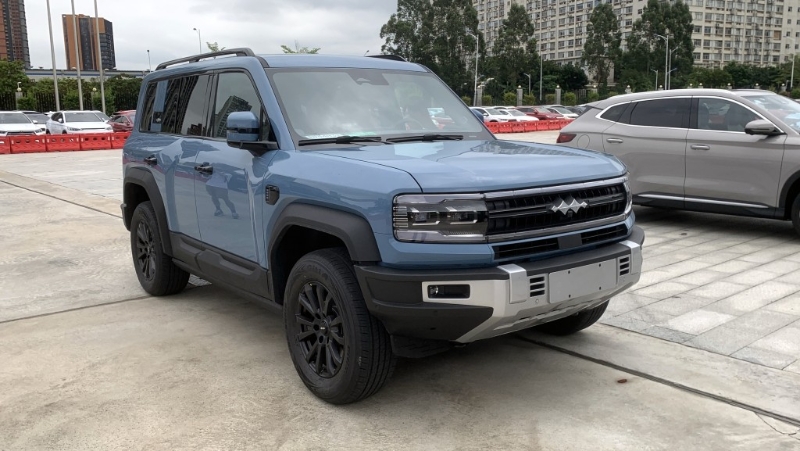 剛面世的方程豹四驅(qū)越野車。