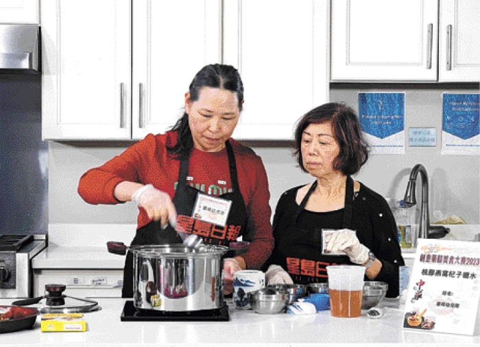 華埠幼兒隊(duì)“桃膠燕窩杞子糖水”加入低膽固醇的鵪鶉蛋。