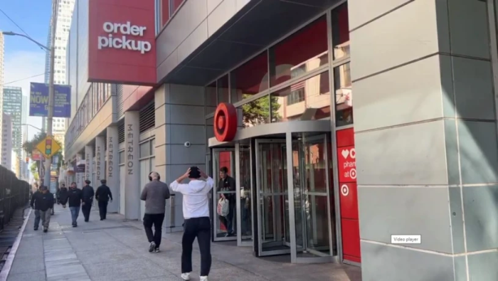 Target門店會繼續(xù)營業(yè)，但只留一個(gè)出入口。