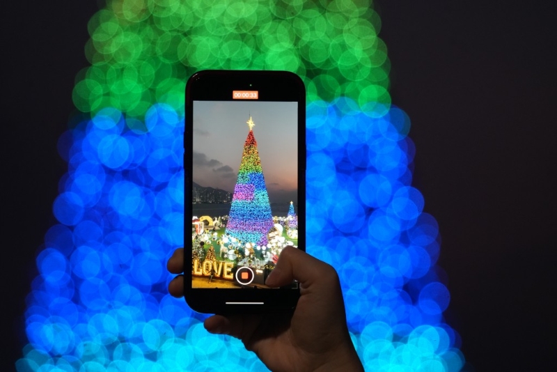 游人贊賞現(xiàn)場氣氛不俗。 吳艷玲攝