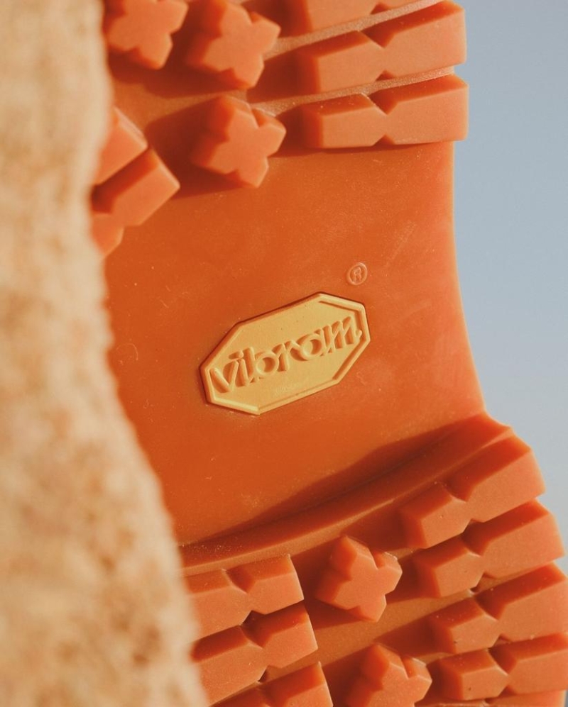 Timberland? for Beauty & Youth GTX 6吋短靴用上Vibram的抓地大底。