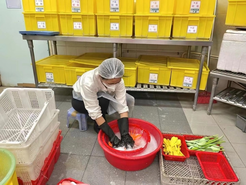莊雅婷在本港第五波疫情期間，曾到人手最緊缺的護老院服務。