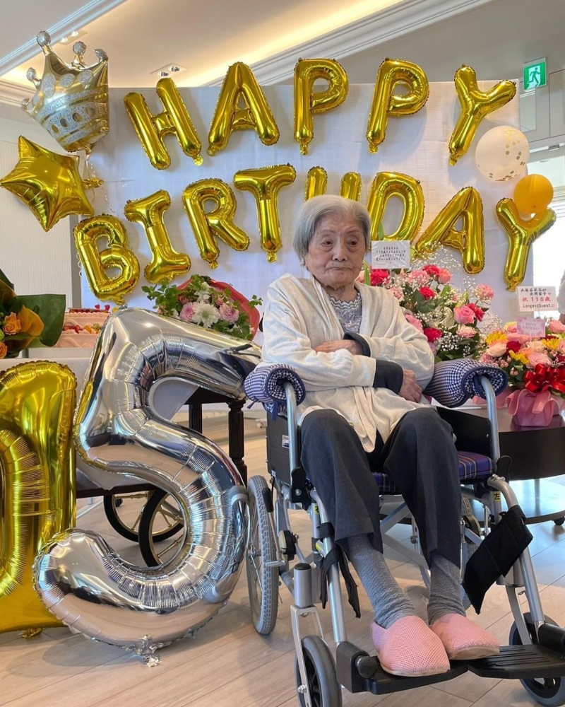 今年5月，糸岡婆婆現(xiàn)居的安老院為她舉辦生日會。 （圖片來源：IG「千種會グループ【公式】」）