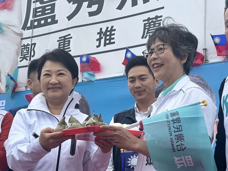 盧秀燕（左）、蔡壁如（右）