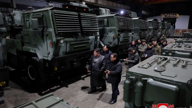 金正恩視察兵工廠。 路透社