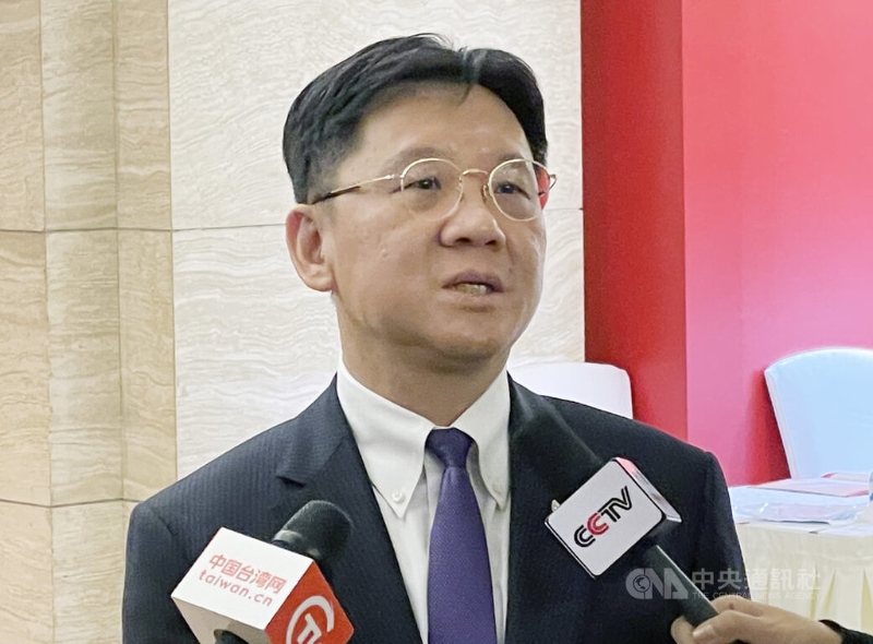 大陸全國(guó)臺(tái)企聯(lián)會(huì)長(zhǎng)李政宏近表示，大陸臺(tái)商返臺(tái)投票的意愿“應(yīng)該是非常強(qiáng)大”。以長(zhǎng)三角為例，他覺得光就意愿而言“搞不好連8成都有”。