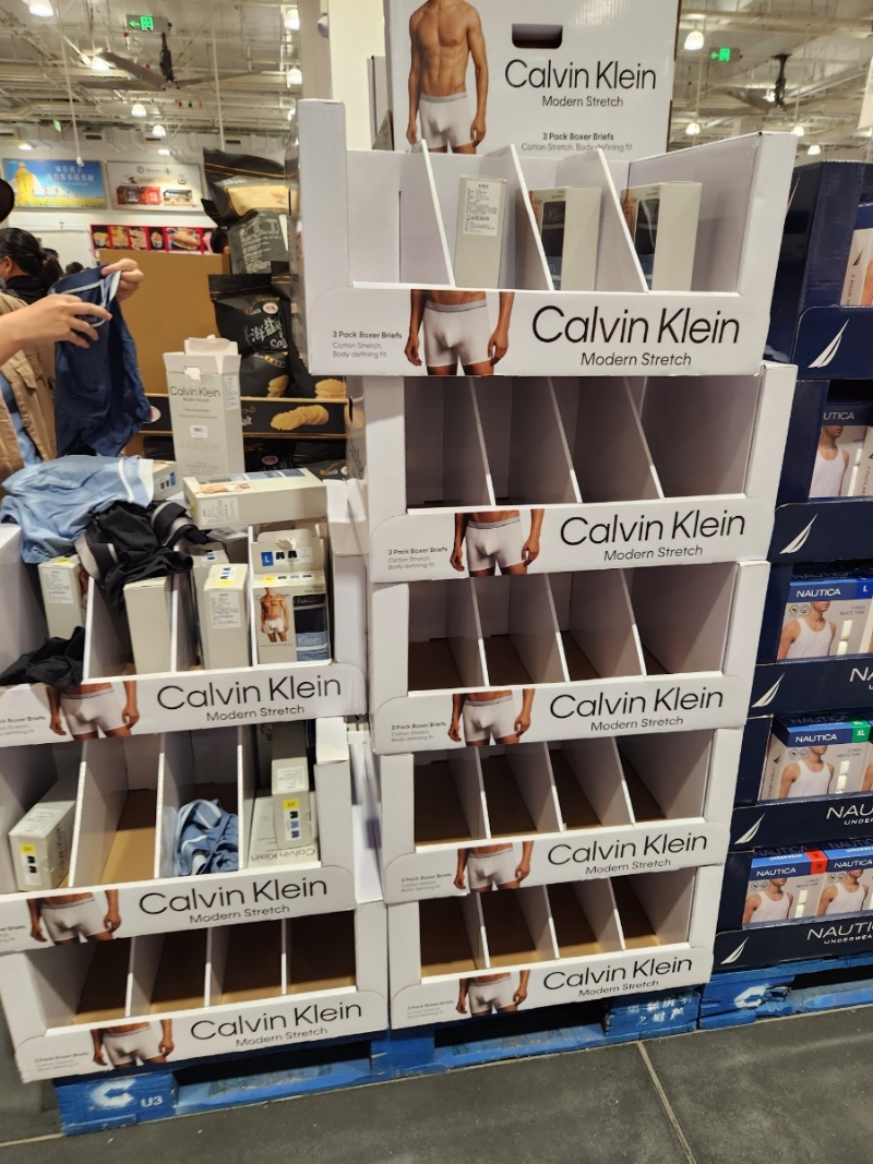 Calvin Klein男裝內(nèi)褲及女裝內(nèi)衣同樣是搶手貨。 資料圖片