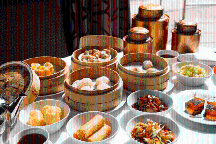 凱悅軒位于尖沙咀凱悅酒店3樓，今年推出點心放題，由早上10點起開始供應(yīng)。