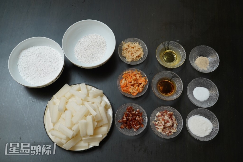 簡易版瑤柱臘味蘿卜糕的材料簡單。