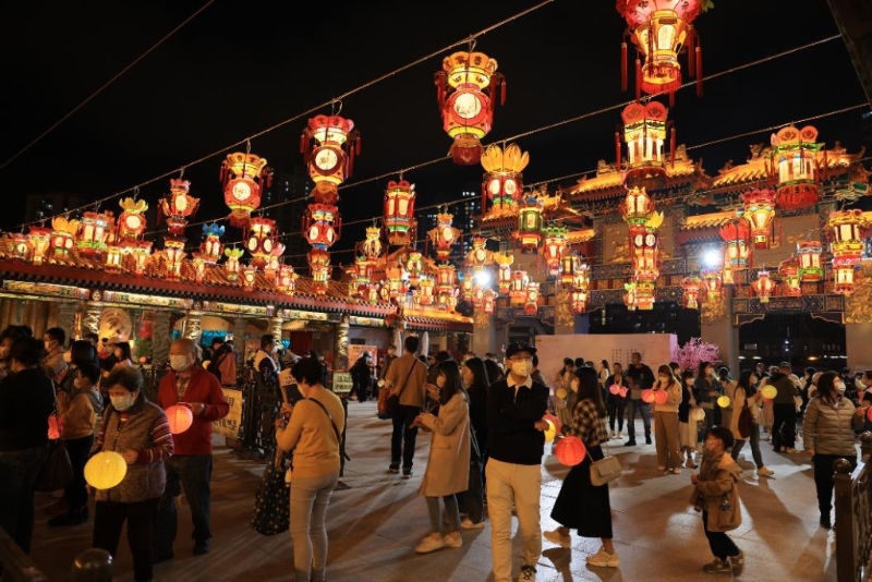 位于黃大仙的嗇色園黃大仙祠將在元宵節(jié)當(dāng)晚舉辦元宵晚會(huì)。