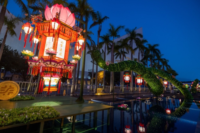 康文署由即日起至2月25日（周日）尖沙咀文化中心露天廣場(chǎng)舉行春節(jié)彩燈展。