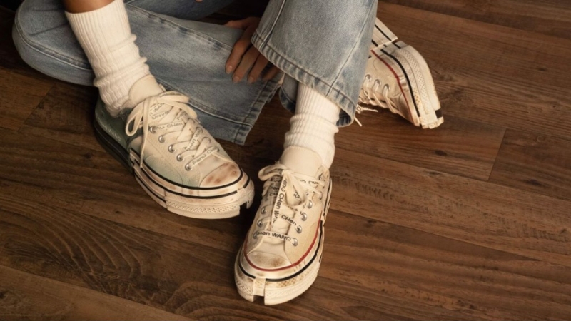 Converse x Feng Chen Wang系列2-in-1特別版低筒帆布鞋 $1,199。