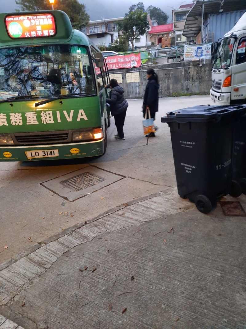村內(nèi)早上繁忙時段只有7時05分一班車。 （讀者提供）