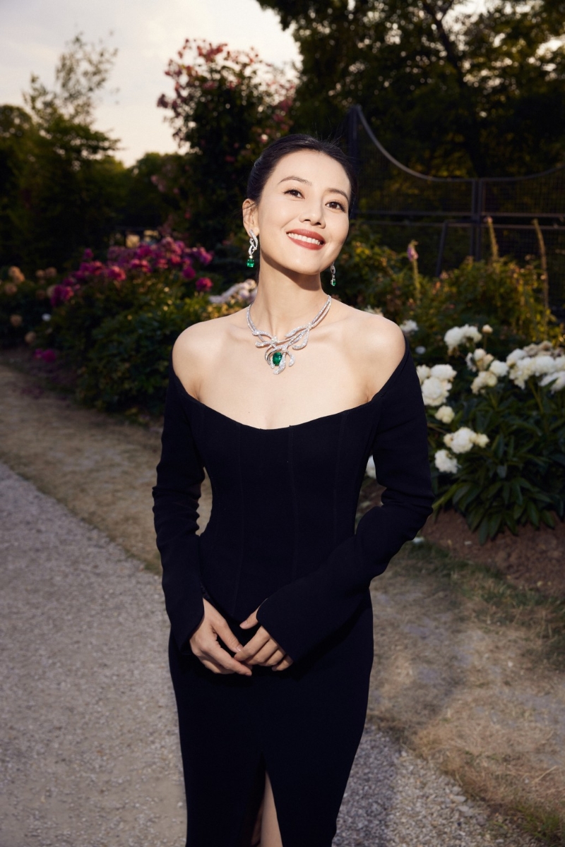 內(nèi)地女星高圓圓外表清純甜美，亦有一副模特兒身材。