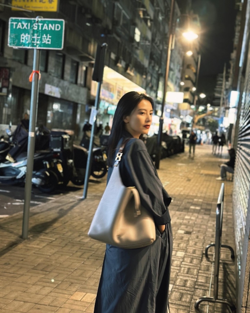 高圓圓近三個(gè)多月以來(lái)，不時(shí)在港出現(xiàn)。