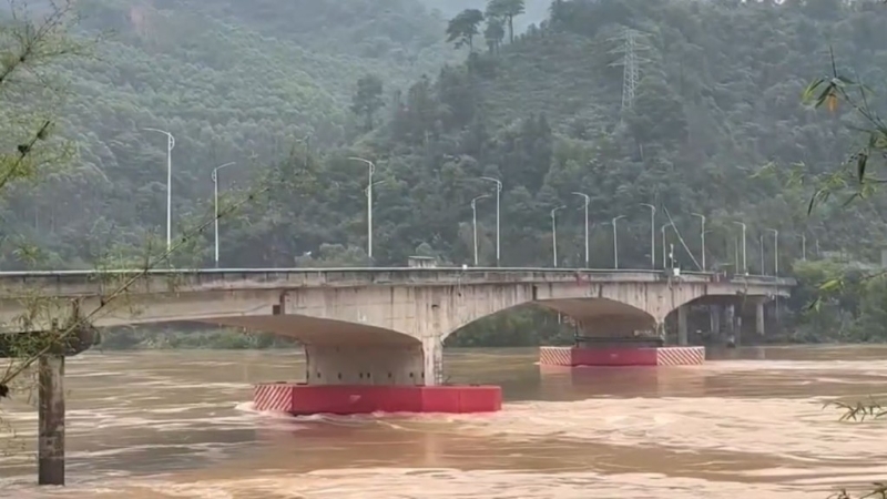 連日暴雨，廣東北江今晚將迎來接近百年一遇的洪水。