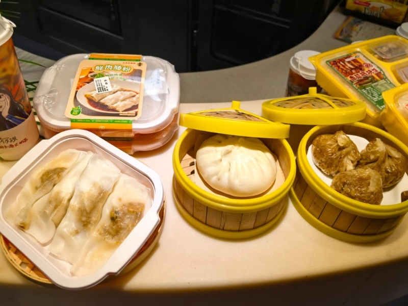 列車上提供的港式餐點。