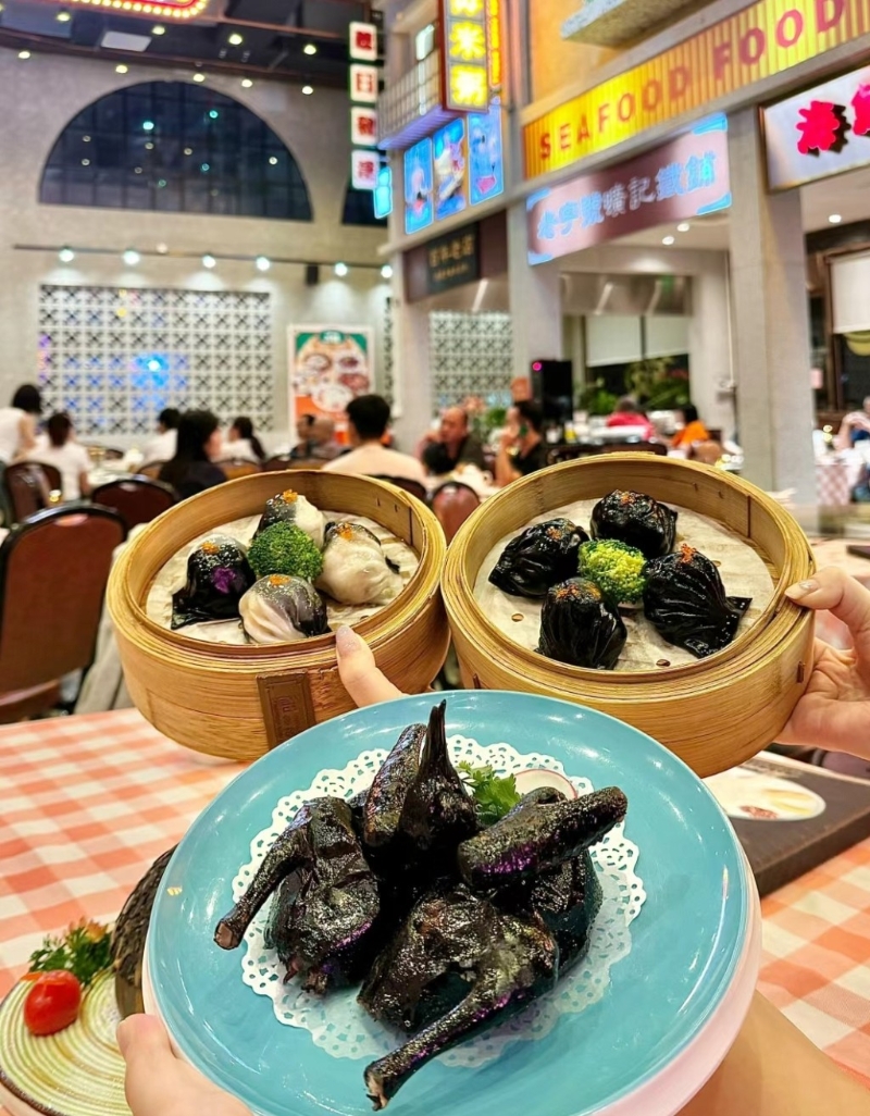 中山特色美食推介2024｜7. 海鮮大排檔．順德菜．茶點(diǎn)　必吃飲茶特色酷黑系列點(diǎn)心。（圖片來(lái)源：小紅書(shū)@istkka）