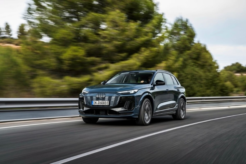 至于Q6 e-tron1等新車型及未來E31.2電子架構(gòu)的車型，則會(huì)透過Cerence chat Pro使用ChatGPT。
