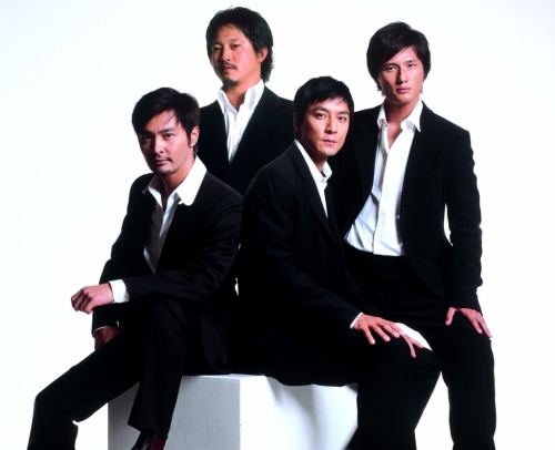 尹子維曾與吳彥祖、連凱及陳子聰組成男子音樂(lè)組合Alive。