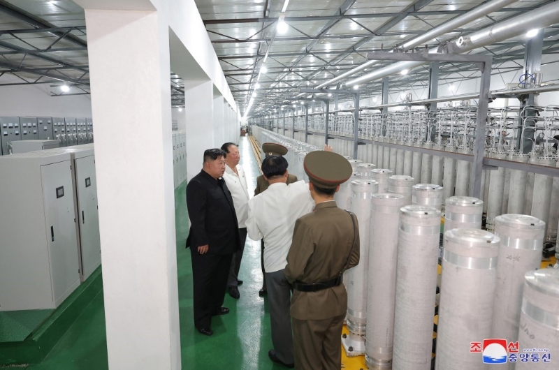 朝鮮首次公開(kāi)鈾濃縮設(shè)施，金正恩親往視察。 路透社