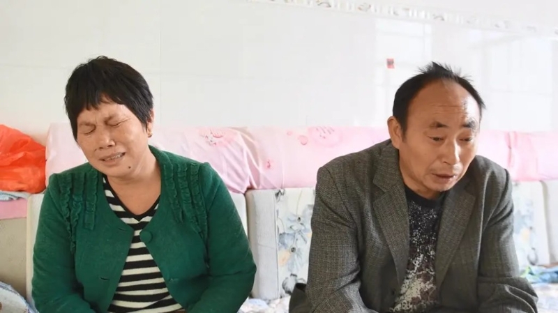張玉環(huán)案被害的兩名小童父母曾認定張玉環(huán)是兇手。 而案件至今還沒有找到真正兇手。