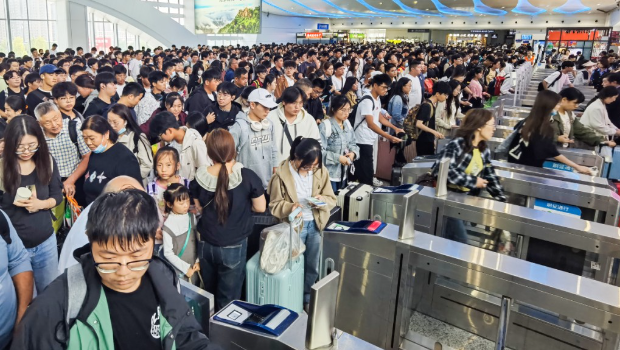國慶長假首日內(nèi)地的鐵路載客量創(chuàng)單日新高