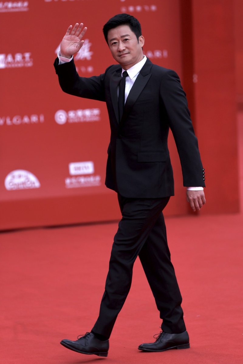 武打明星吳京出身滿族正白旗，屬滿族烏雅氏。