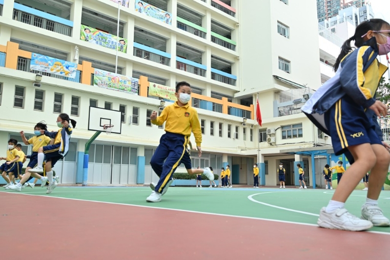 教育局昨亦向全港中小學(xué)發(fā)通告，公布優(yōu)化呈分試的詳情。